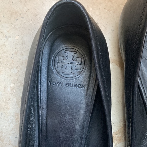 Tory Burch black leather flats size 8.5 gently used - Picture 4 of 14